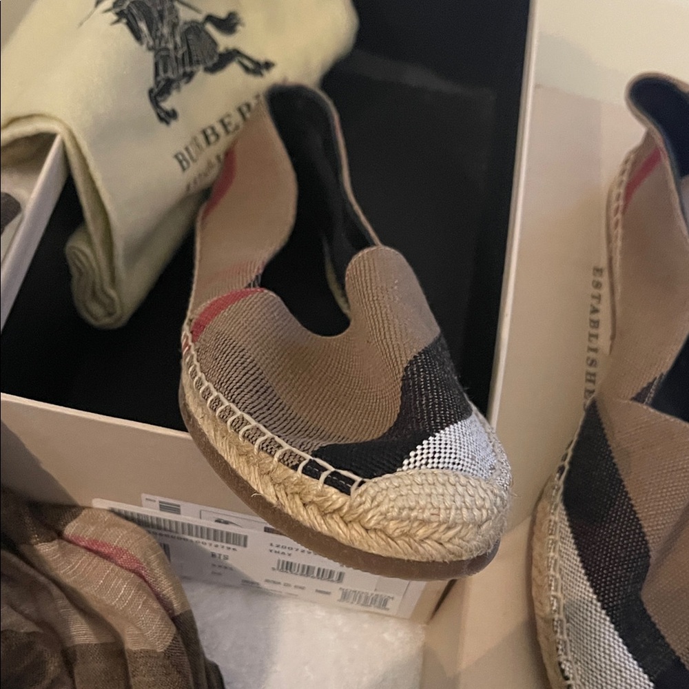 NWT Burberry Espadrilles - Picture 4 of 9